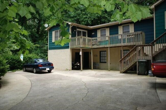 Building Photo - CARLTON1223-1227 Unit 1227