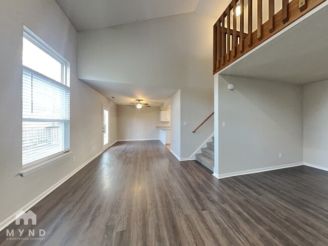 Photo - 1698 Prairieview Ln