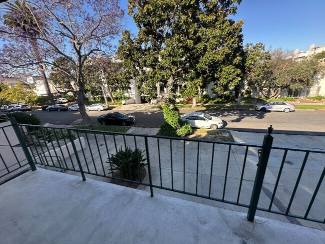 Photo - 1906 Pelham Ave