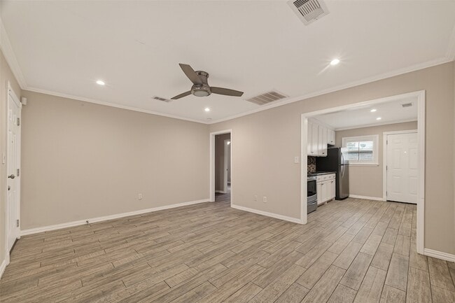 Photo - 5721 Sylvia Dr