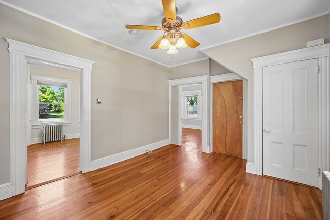Photo - 76 Montague Pl