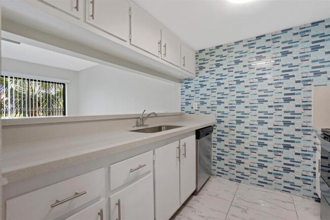 Photo - 9827 NW 37th St Unit 4F