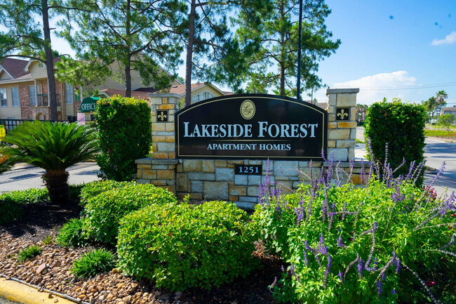 Lakeside Forest - Lakeside Forest Apartments