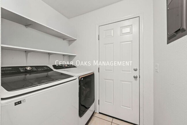 Photo - 5809 Samantha St