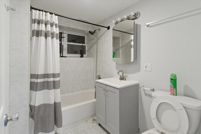 Photo - 910 W Gunnison St Unit G
