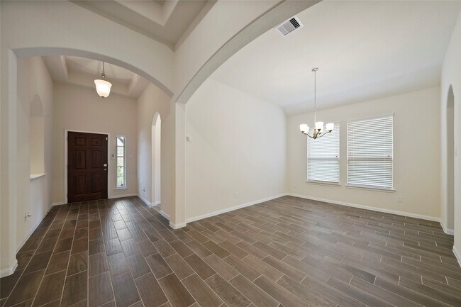 Photo - 1403 Holly Chase Dr
