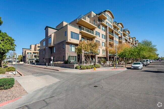 Building Photo - 16 W Encanto Blvd Rental