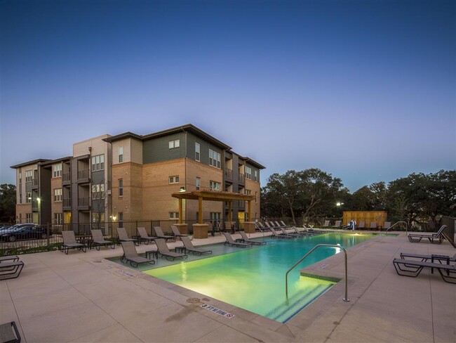 Building Photo - Emerald Village Rental