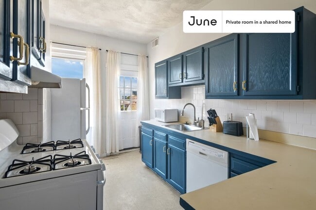 Photo - Room in Shared 4 bed/1 bath home Unidad D