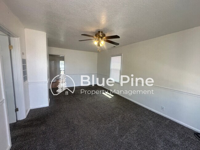 Photo - 439 E Wyeth St