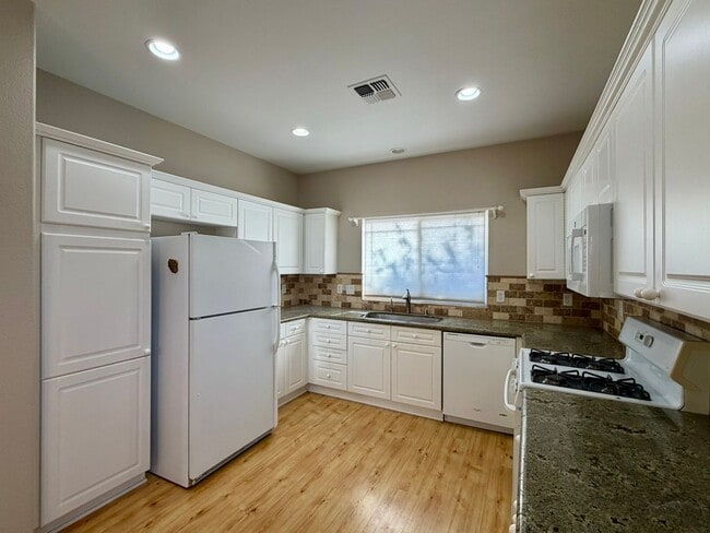 10647 Vista Bonita Ln