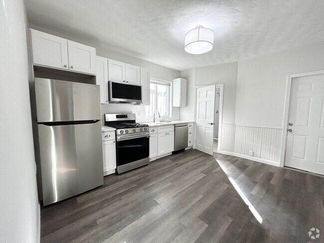 Building Photo - 153 E Cottage St Unit #1 Rental