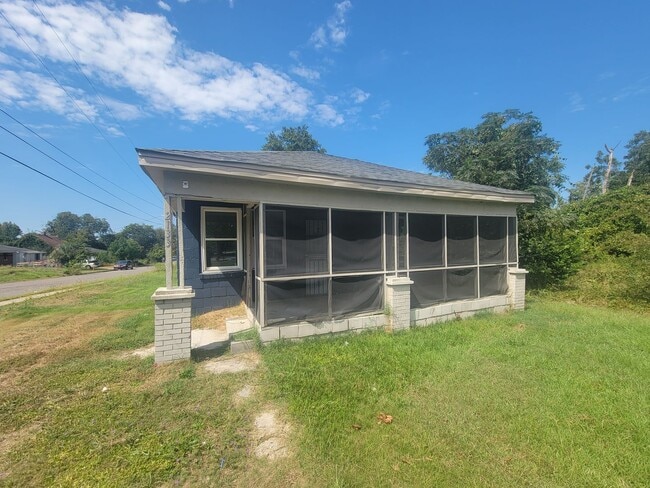 Building Photo - 2133 Grand Blvd