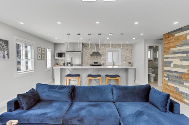 Photo - 322 NW 4th Ave