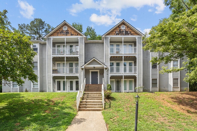 Building Photo - 1321 Park Glen Dr