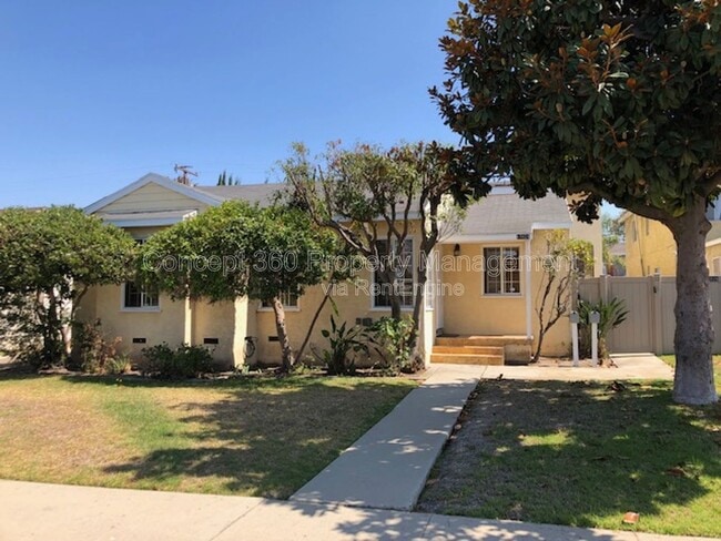 Photo - 17024 Crenshaw Blvd