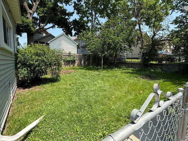 Photo - 529 Steward Ave Unit Apt #3