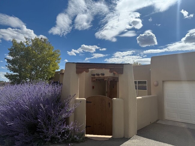 Building Photo - 54 Encantado Loop