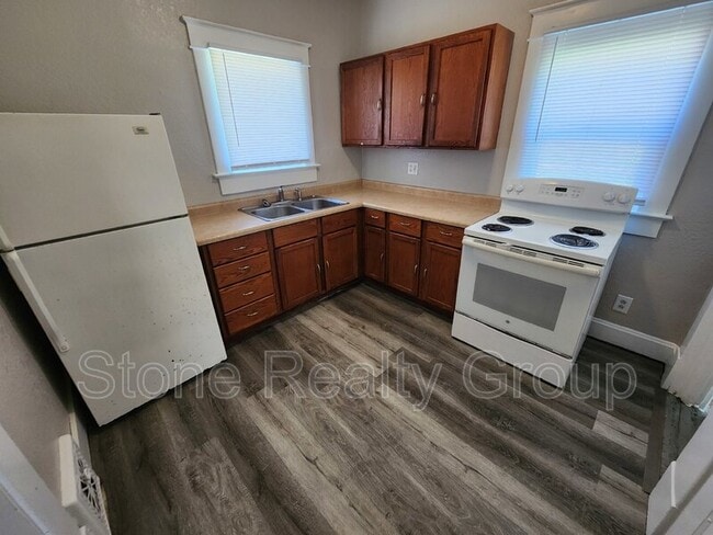 Photo - 1554 2nd Ave