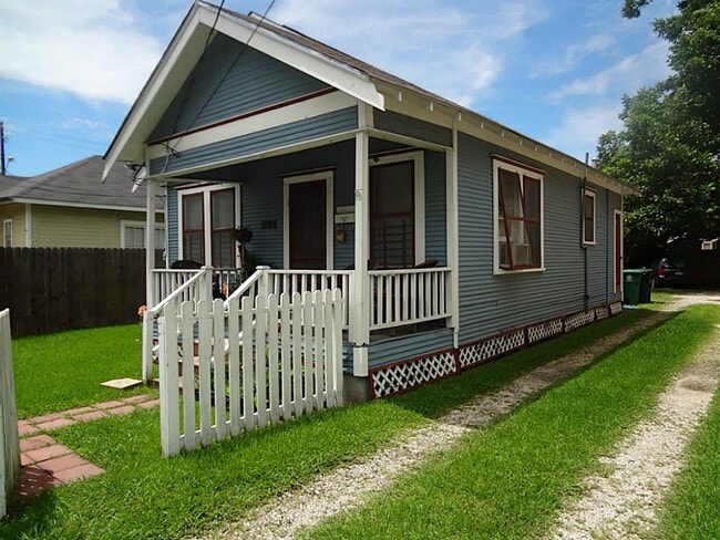 Photo - 1108 Mathis St