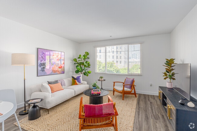 1BR, 1.5BA - 865SF - Living Room