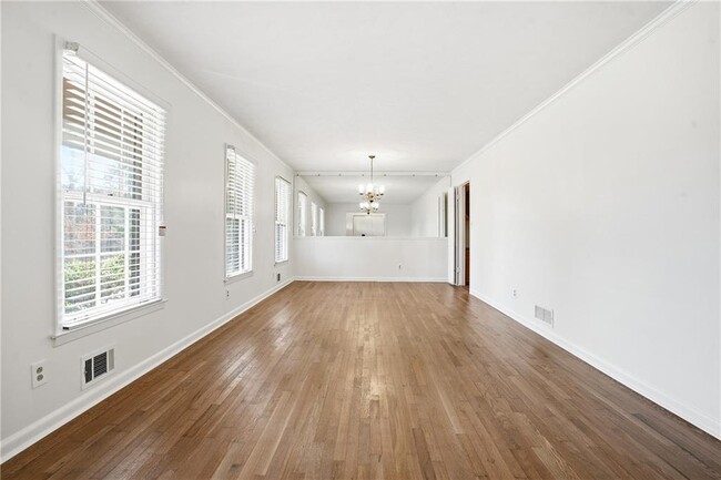 Photo - 4165 Williamsburg Dr