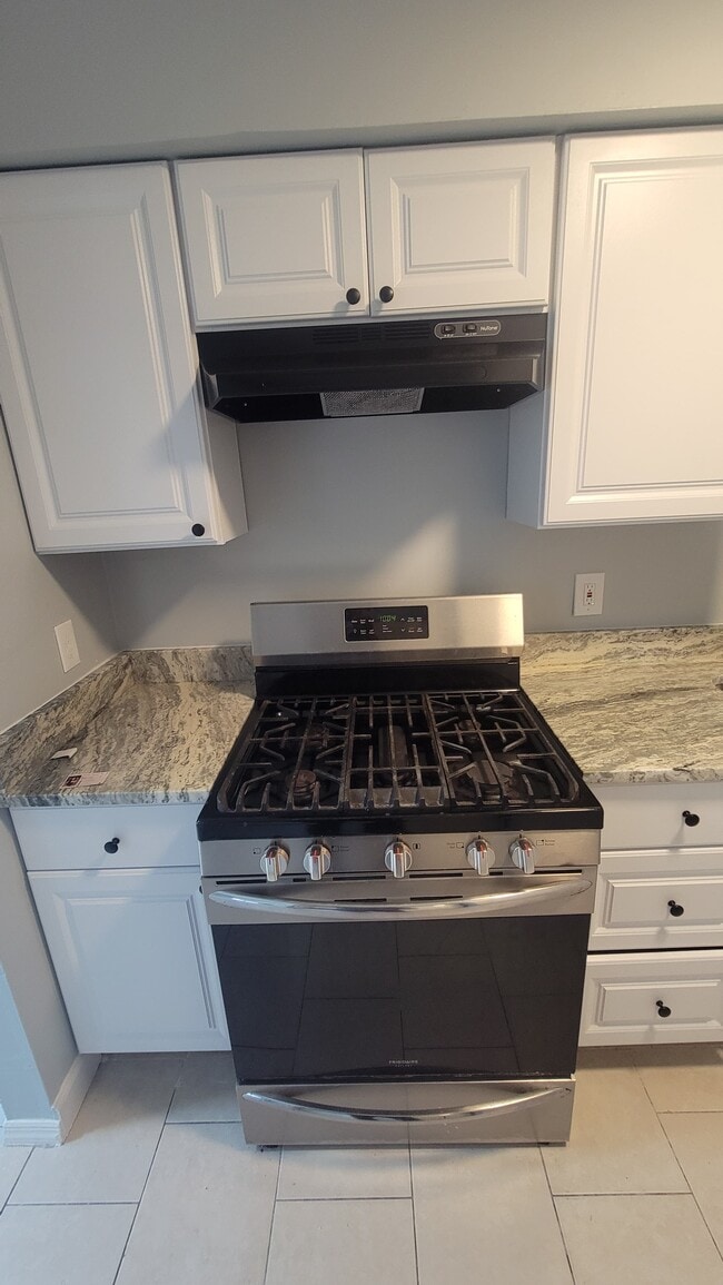 Photo - 720 S New Rd