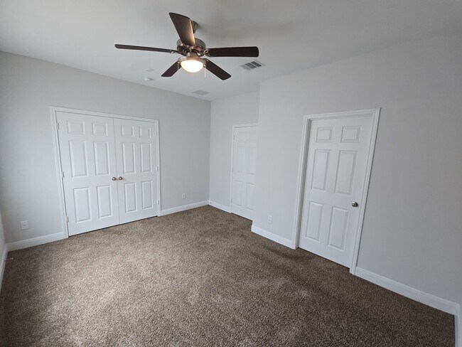 Photo - 8235 Locksley Rd Unidad A