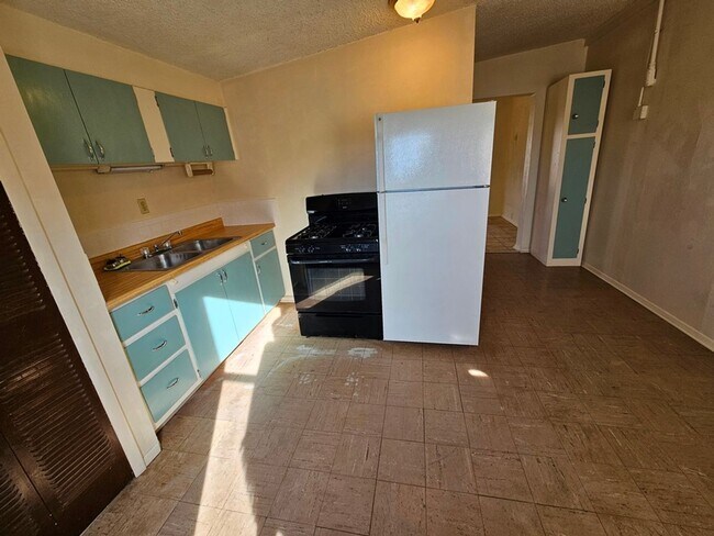 Photo - 1 Bdrm/1 Bath Unit is Vacant & Ready to Rent