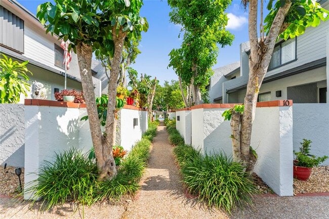 Building Photo - 817 SE 12th Ct Rental