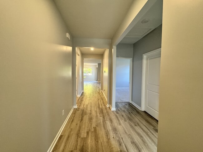 Photo - 104 River Winding Rd