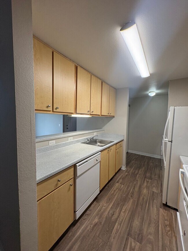 Photo - Spacious 3x2 Bath Apartment with Washer/ Dryer & Private Patio Apply by 7/11 get 1 MONTH FREE Unit 69
