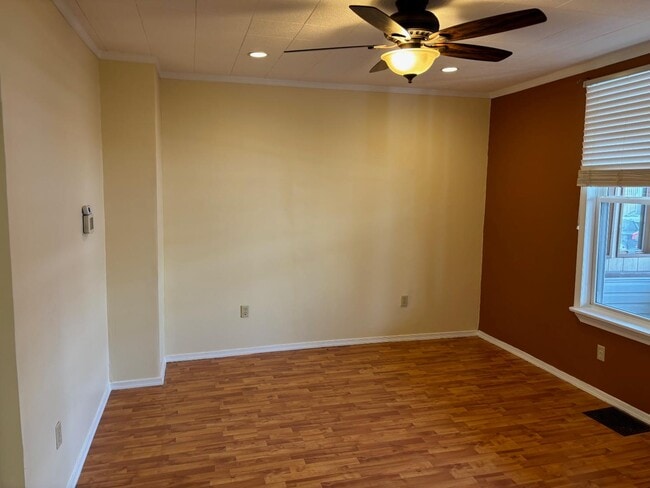 Photo - 2517 W Chestnut Ave