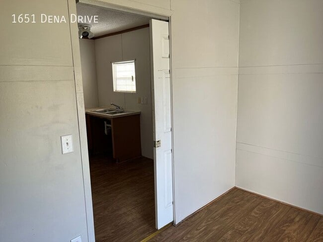 Photo - 1651 Dena Dr