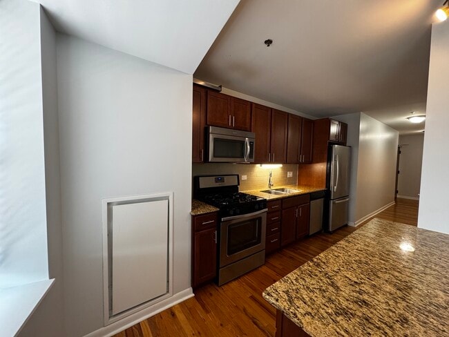 Photo - 1337 W Fargo Ave