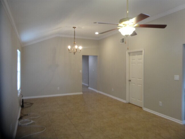 Photo - 1606 Quail Run