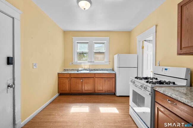 855 Woodward Ave Unit 1st Flr