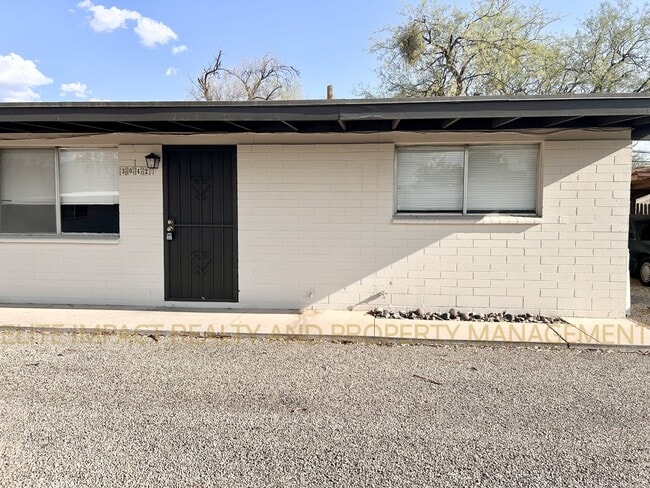 Building Photo - 3042 N Sparkman Blvd Rental