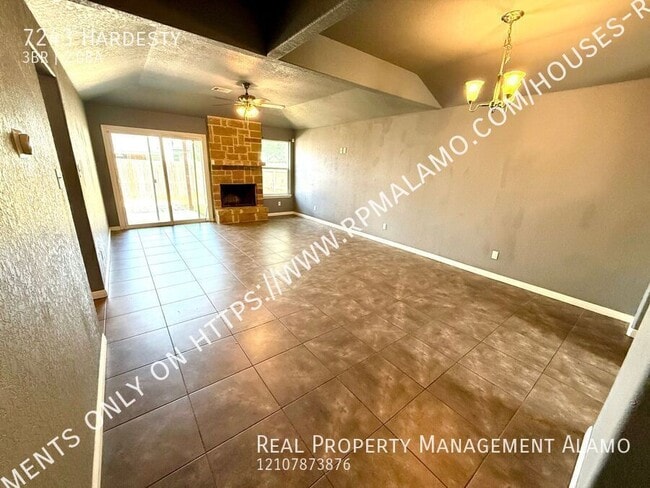 7243 Hardesty-