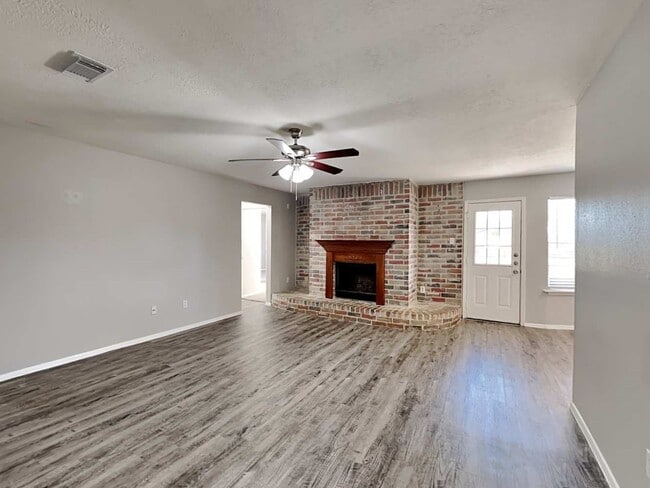 Building Photo - 5323 Bulen Ave