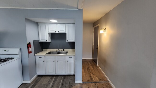 Photo - 2338 Elmwood Ave