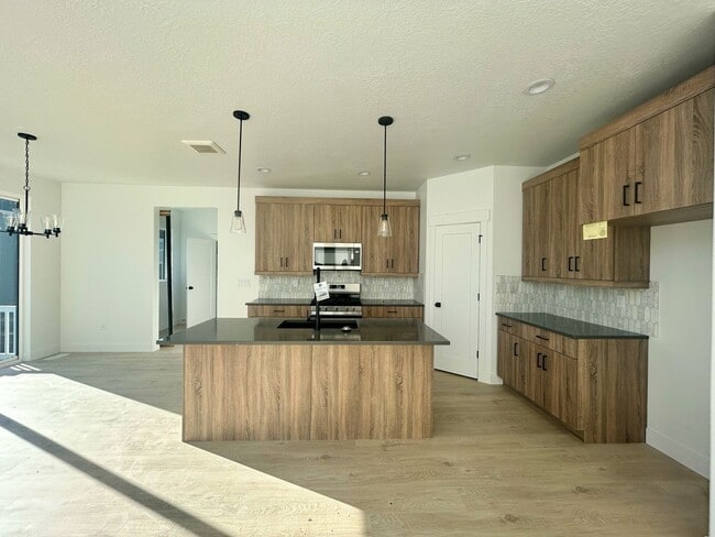 Photo - 3793 W 1200 N Unidad Upper Residence