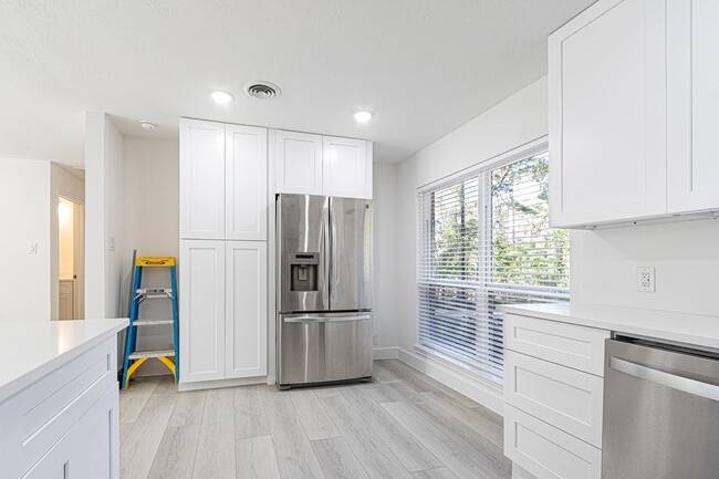 Photo - 118 Milliken Dr