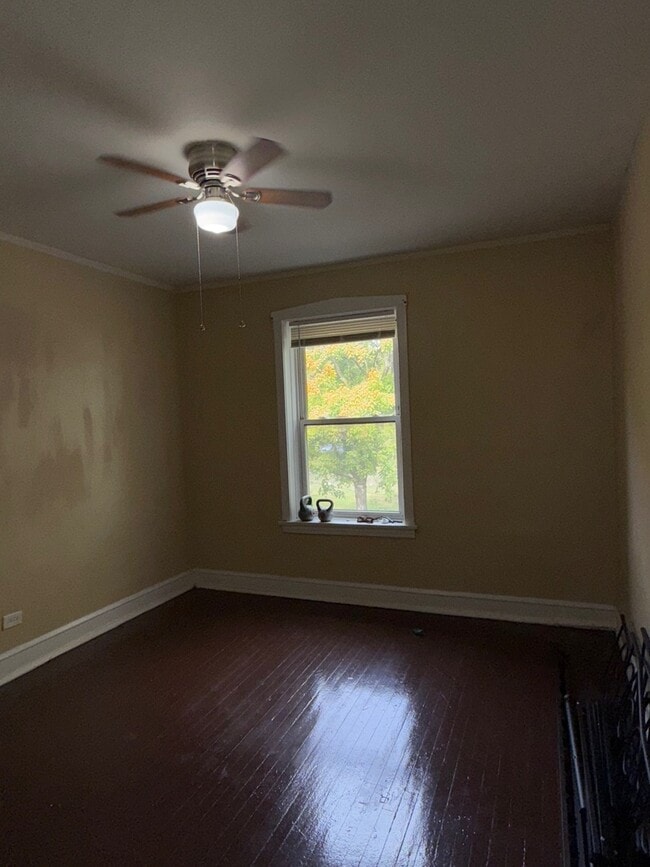 Photo - 715 W 57th St Unit 2
