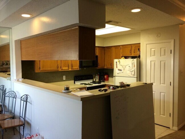 Photo - 915 W 23rd St Unit 208