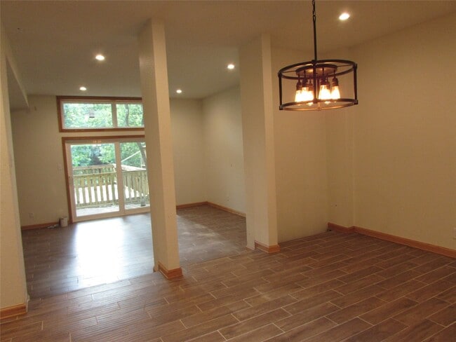 Building Photo - 201 Vanderpool Ln Unit 26