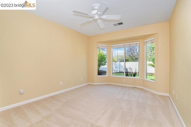 Photo - 935 Centennial Dr