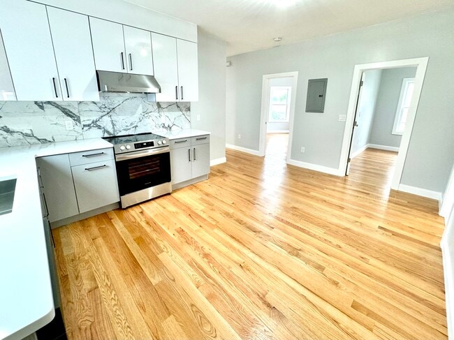 Photo - 190 Hillside St Unit 2