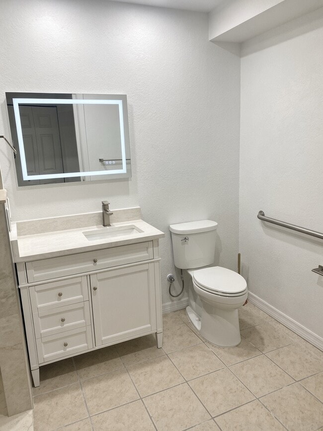 Photo - 634 Cohen Way