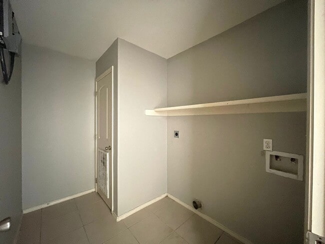 Photo - 2010 Miroslava Ave Unidad 1